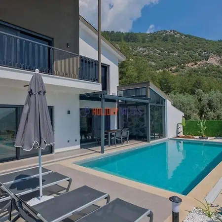 Ladin Villa *